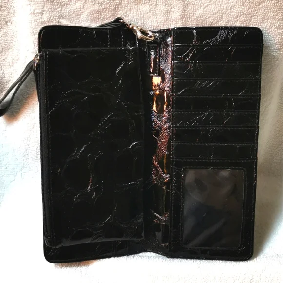 Kenneth Cole Reaction Wallet - Picture 4 of 5